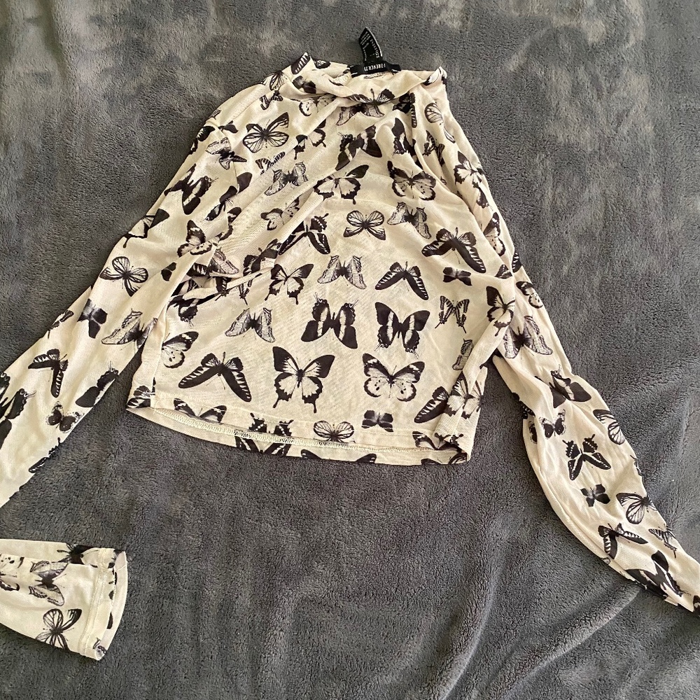 Long sleeve crop top